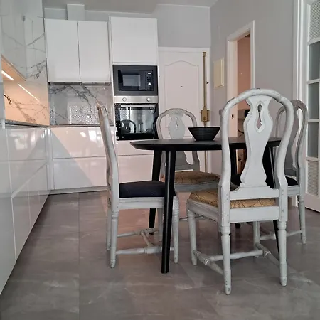 Beautiful New 2br In Golden Mile Of Apartment *